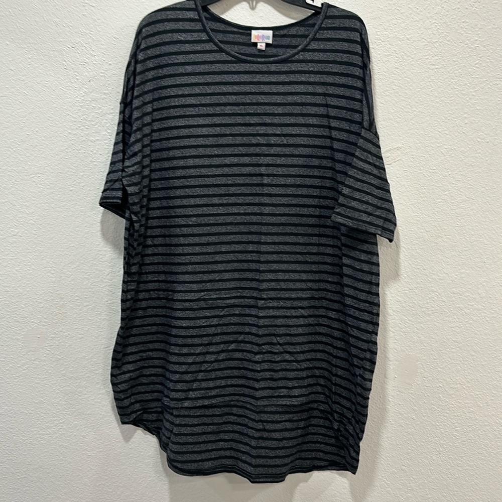 ⭐️ 3/$12 LulaRoe tunic